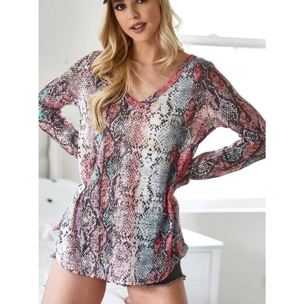 BiBi Snakeskin Print Low Gauge Hacci V Neck Top Size Small NWT Made In USA